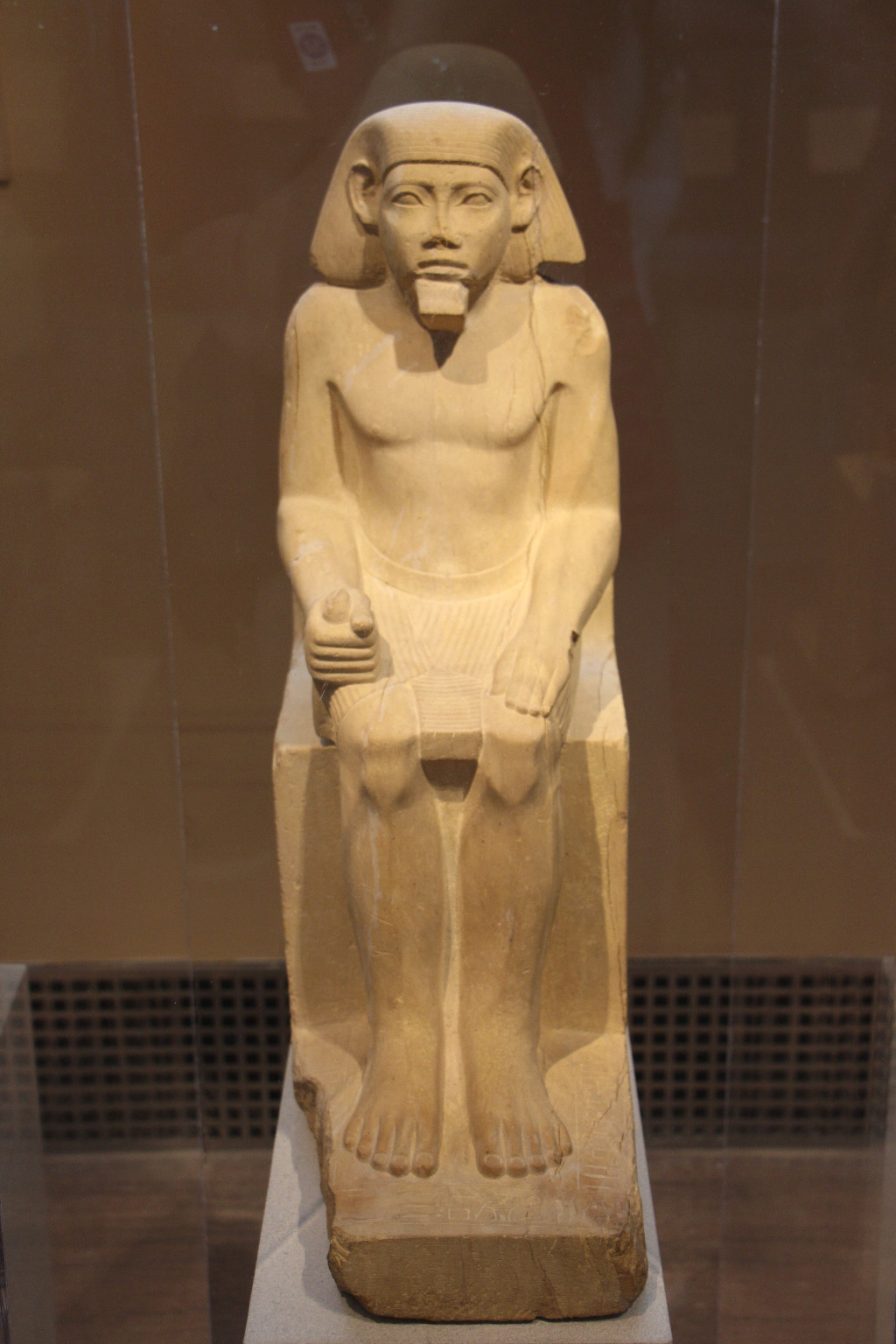 Smaller Egyptian Statue | © Winston R. Milling 2015
